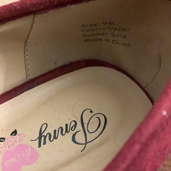 Burgundy sparkly heart Penny Loves Kenny flats - Picture 6 of 6